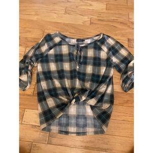 Guilty women's green casual Plaid Tie-Front Top With 3/4 Sleeves size Large